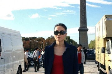 王菲可谓气场女王穿衣时尚前卫太有型纸片身段不输超模