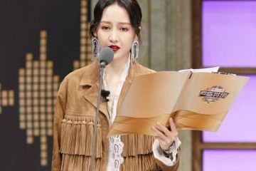 王鸥瘦得惊人好好的鞋子竟被她穿成了丝袜这腿几乎要逆天了