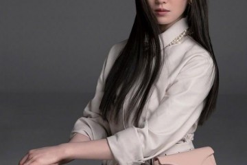 刘诗诗重塑黑长直发造型静雅沉稳不失生动发出美好气味