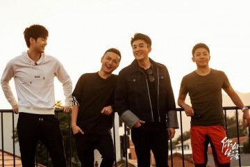 最美央视一哥妻子帕夏古丽真火了稀有素颜太冷艳无愧热巴老乡