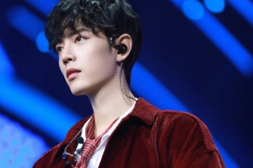 肖战衣品开挂一场活动连换3套造型时尚精身份藏不住了