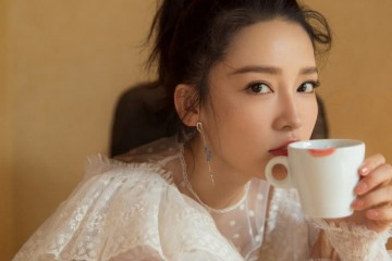 被李沁的少女感撩到穿波点上衣美成小仙女搭对短裤腿又细一圈