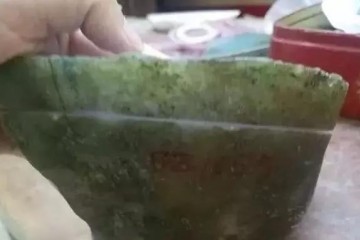 标价2万的翡翠原石无人问津识货行家却一眼相中大涨特涨