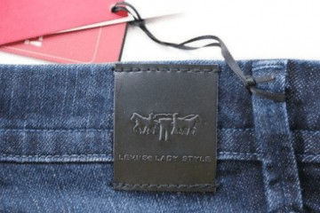 牛仔裤后腰为什么都缝着一块皮多年的疑问解开这些你知道吗