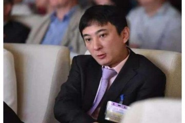 王思聪开定量思聪号炸街1300万的车不如一件衣服吸睛疼爱