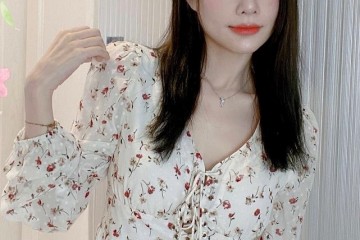 有种炫腹达人叫李小璐穿露脐装秀马甲线纯洁香甜像高中生