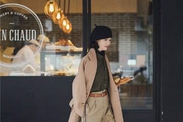 正经大气的女性阔腿裤很少配运动鞋看三木妈妈这样穿美极了