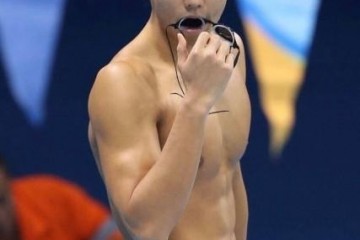 都是狠人宁泽涛恋爱了依据女生影子的腿粗猜人