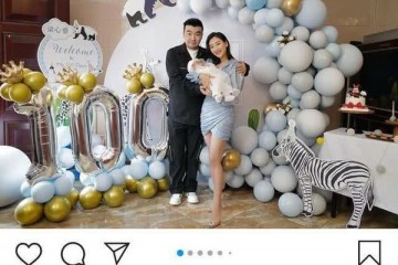 何雯娜瘦下来太美了穿蓝色紧身短裙长腿逆天和未婚夫像两代人