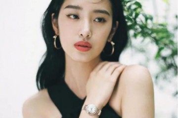 杨采钰衣品好到爆穿衣风格时尚特别精美首饰搭配出异样高档感