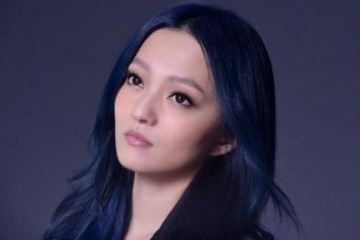 15岁还账养家26岁被至亲诬害不孝吸毒一手烂牌她怎么打出王炸