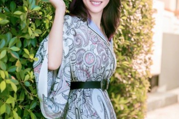 张柏芝绿地更新美照身穿波西米亚风印花长裙真的是太美啦