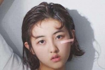 张子枫驾御的老爹鞋目测鞋底厚度超越5CM几乎便是00后的独爱