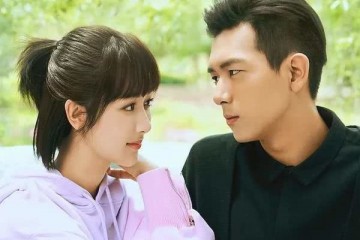 杨紫最新照出炉穿小猴子毛衣扎高马尾美出新高度网友高档紫