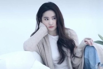 原以为刘亦菲穿白裙会不好看没想到初恋感满满让男粉心动不已