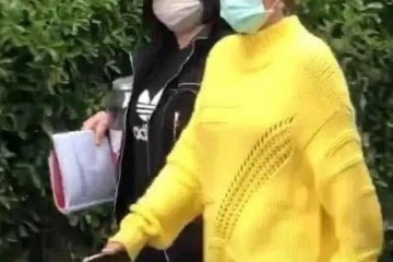 欧阳娜娜胖回小时候双下巴好显着网友骨相欠好一胖毁一切