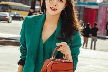 金喜善不只人美衣品还高穿绿色西装套装露脸又现教科书式气质