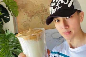 吴尊晒日常照一家人穿休闲装出镜温馨又美好的画面