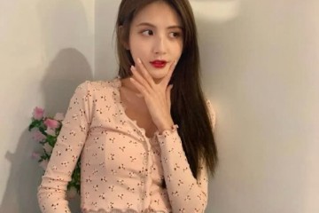 王思聪第19任女友超甜在线演示各种少女感穿搭可谓直男斩